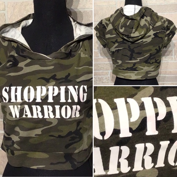Tops - Boutique - Sz M - crop - camo - hoodie - 90’s